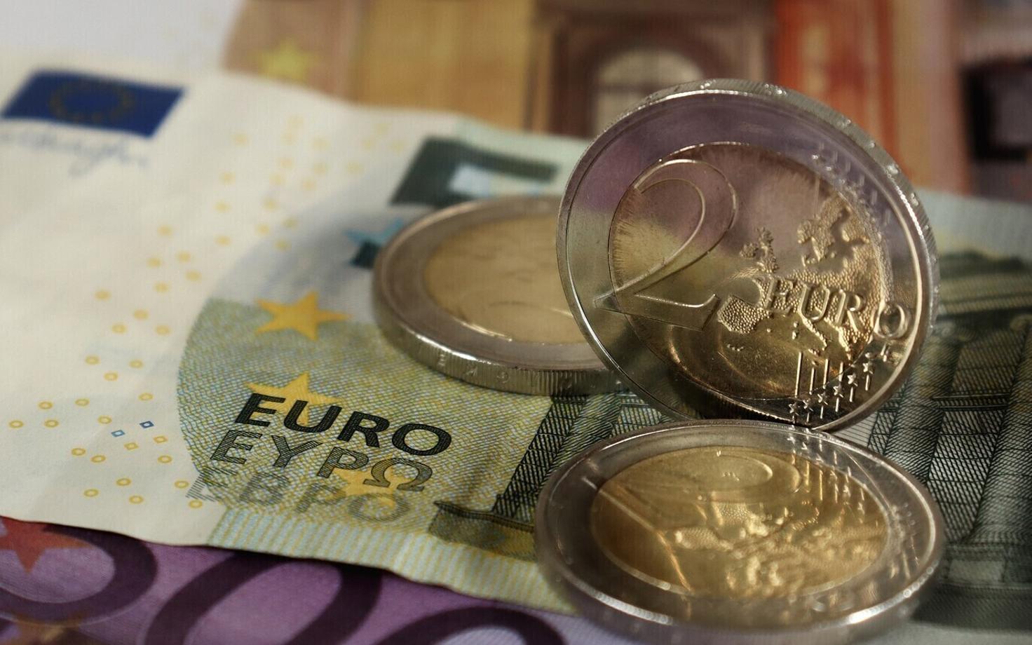 Деньги. Иллюстративная фотография.