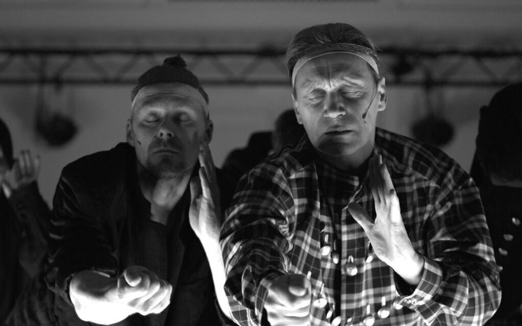 Тамбет Туйск и Герт Раудсеп в спектакле