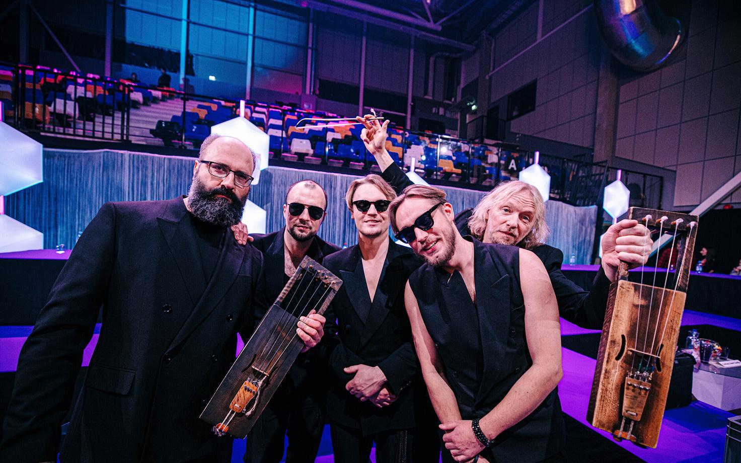 5miinust & Puuluup имеют лучшие шансы на успех в конкурсе, считают эксперты.