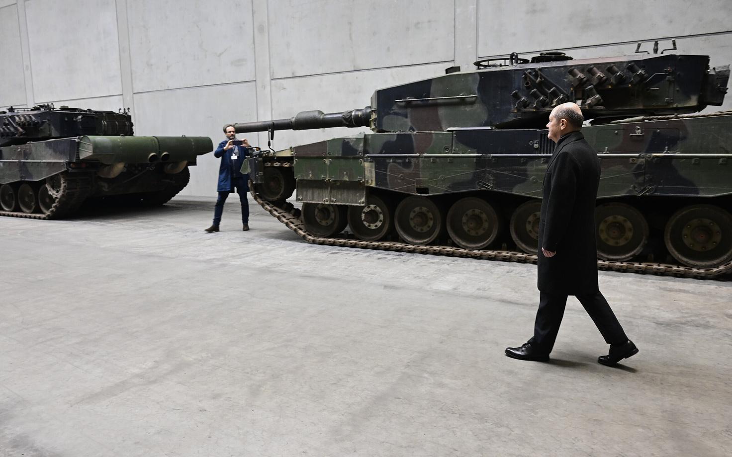 Олаф Шольц на открытии нового завода по производству снарядов Rheinmetall.