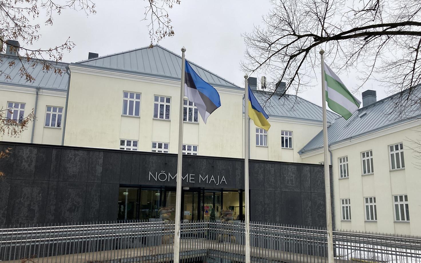 The Ukrainian flag outside the Nõmme district administration building.