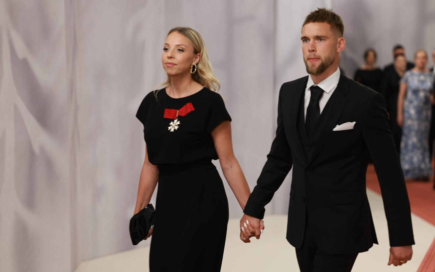 Анетт Контавейт и Брент Леписту стали родителями.