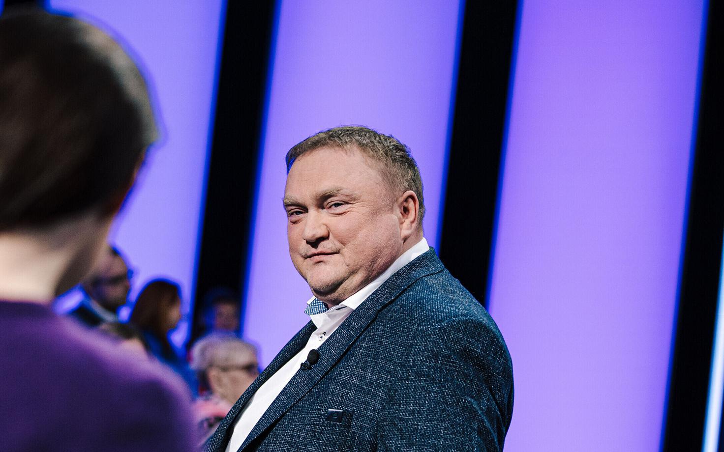 Каяр Лембер.