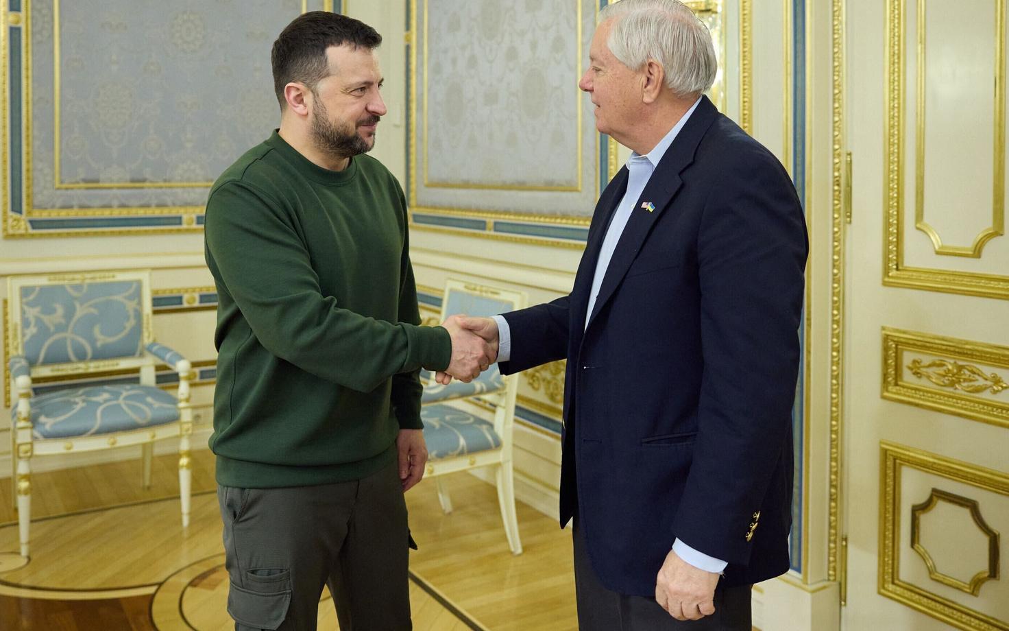 Линдси Грэм встретился с Владимиром Зеленским в Киеве.
