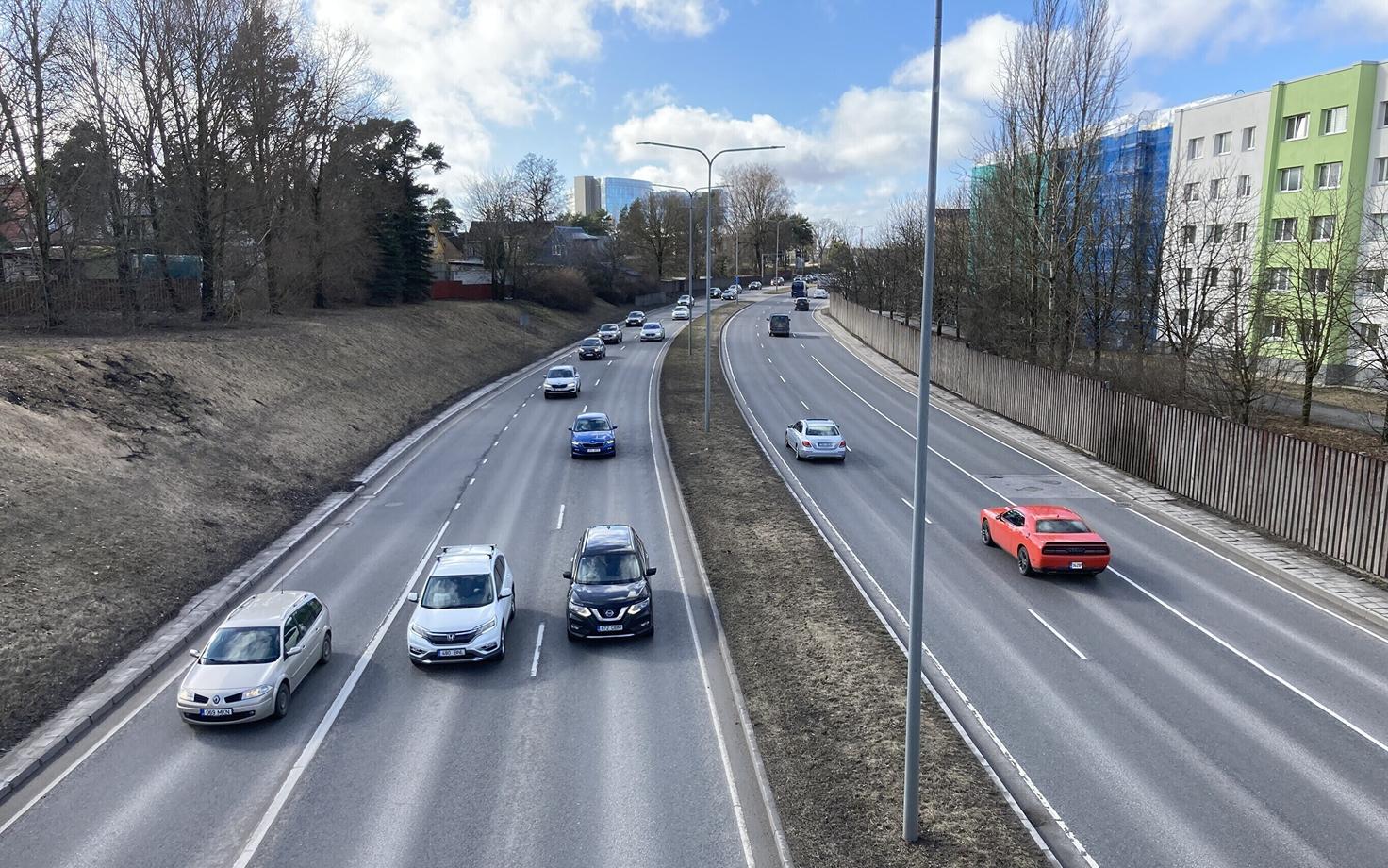 Автомобили.