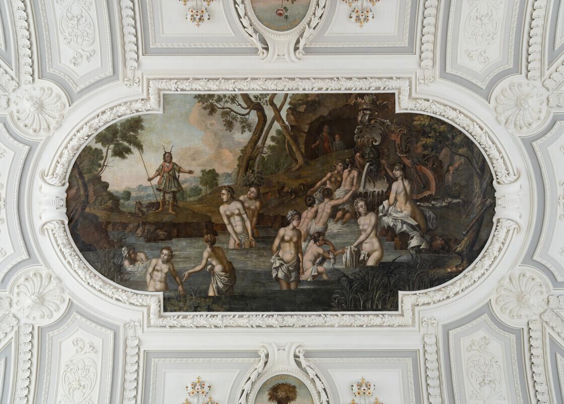 На основании косвенной информации автором масштабного центрального элемента потолочной росписи в главном зале Кадриоргского дворца считается Иоганн Фридрих Дондицер.