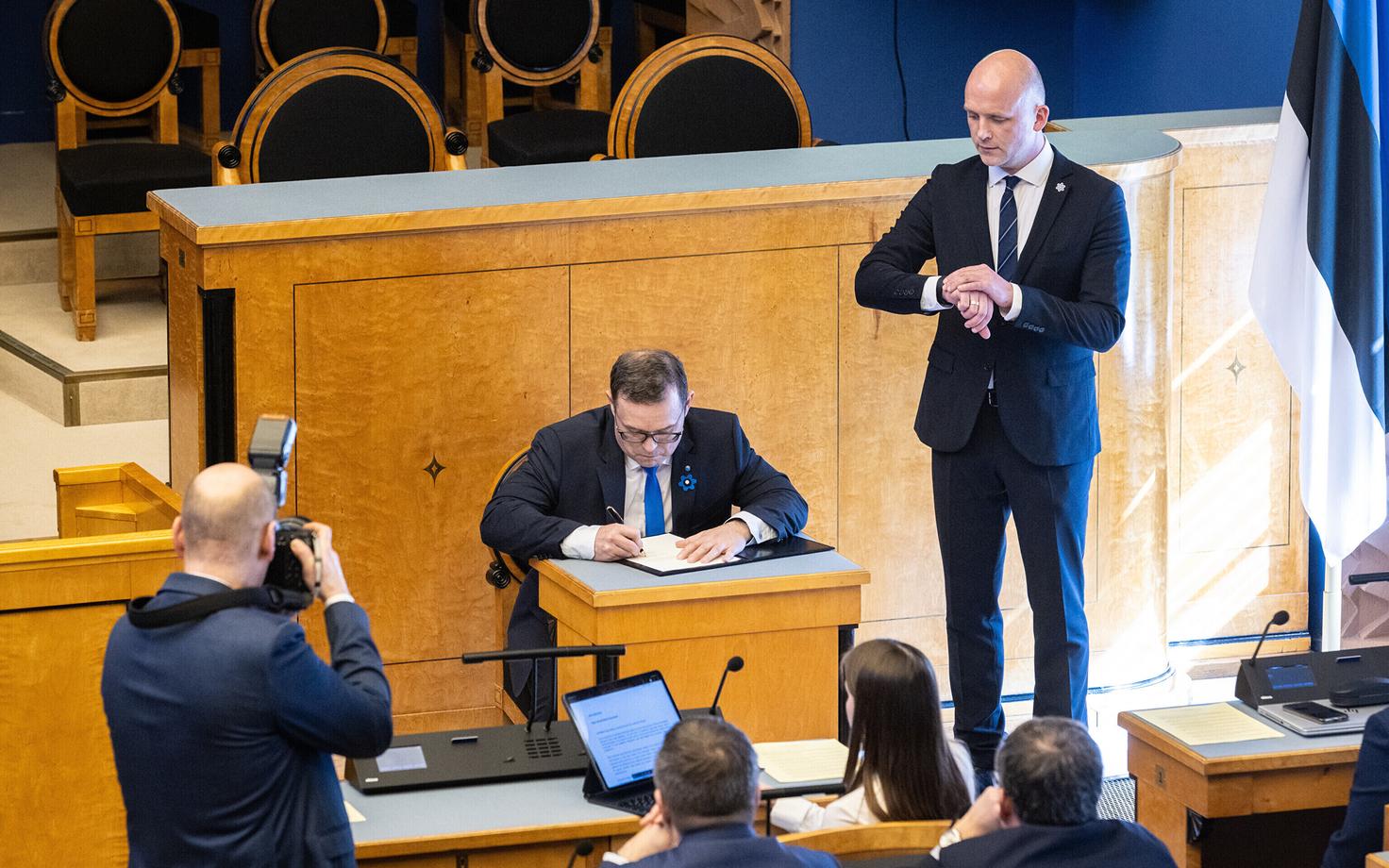 Мадис Тимпсон принес должностную присягу.