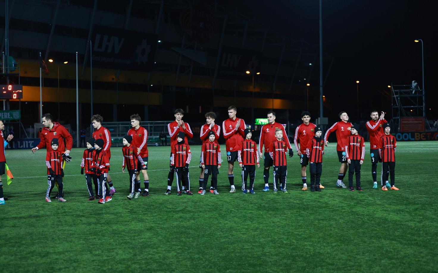 Футболисты