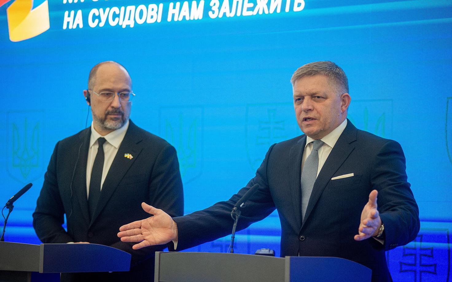 Премьер-министры Украины Денис Шмыгаль и Словакии Роберт Фицо.