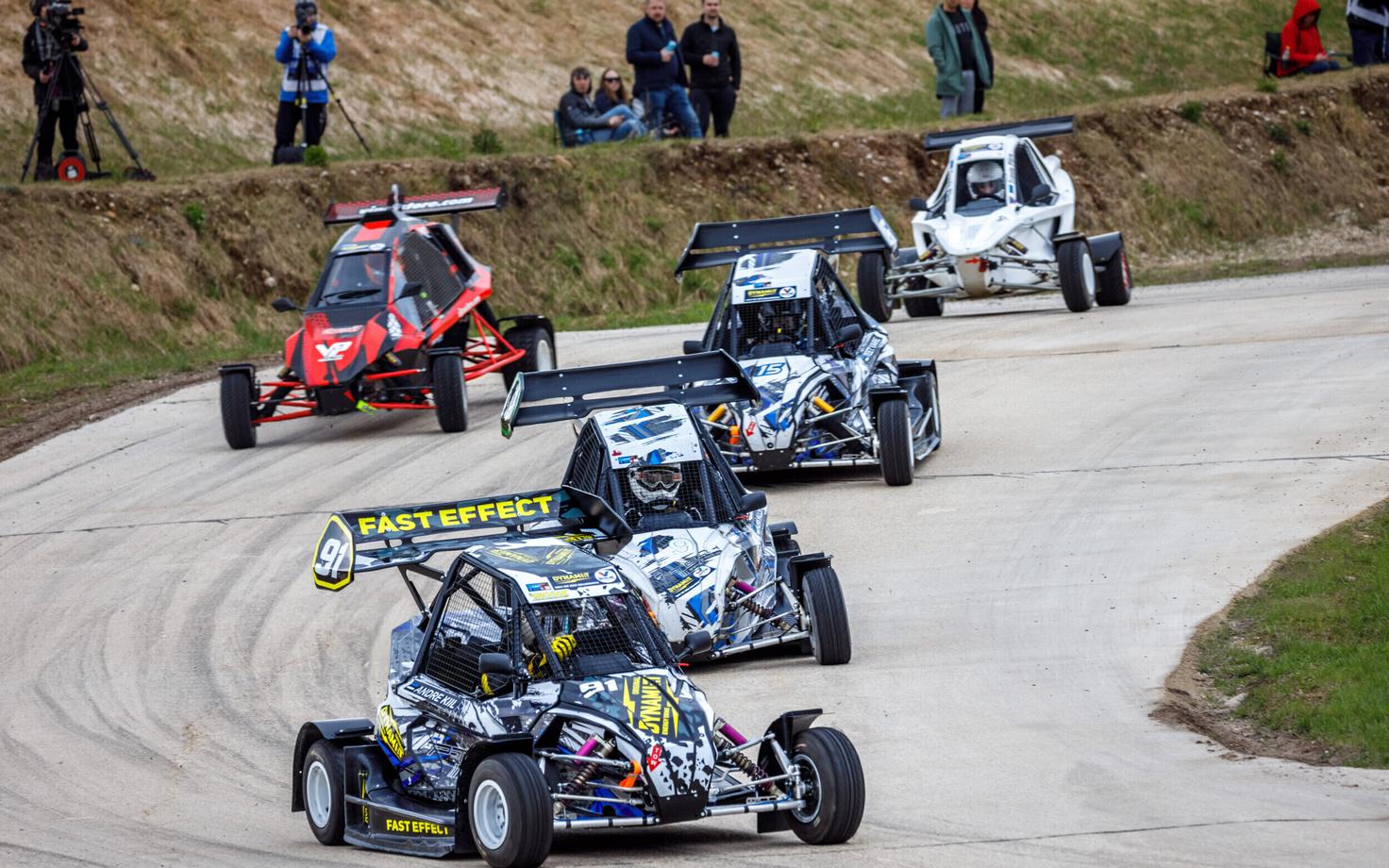 Andre Kiil (esiplaanil