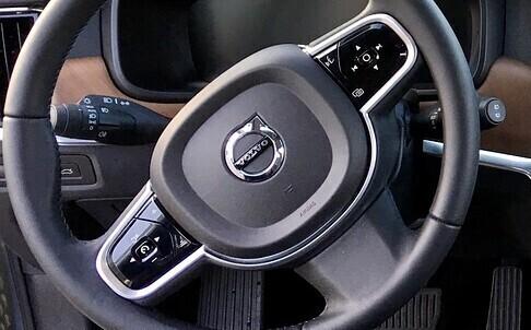 Автомобиль Volvo. Иллюстративная фотография.