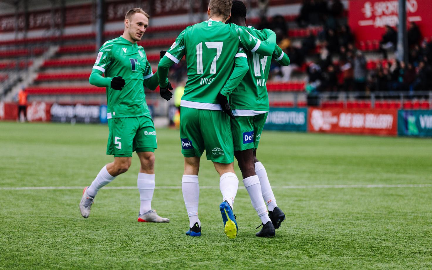 Футболисты