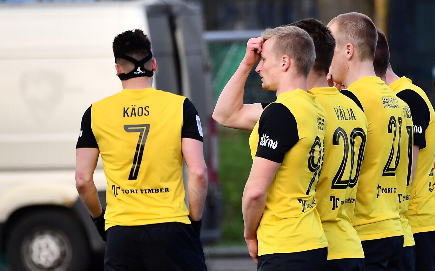 Футболисты