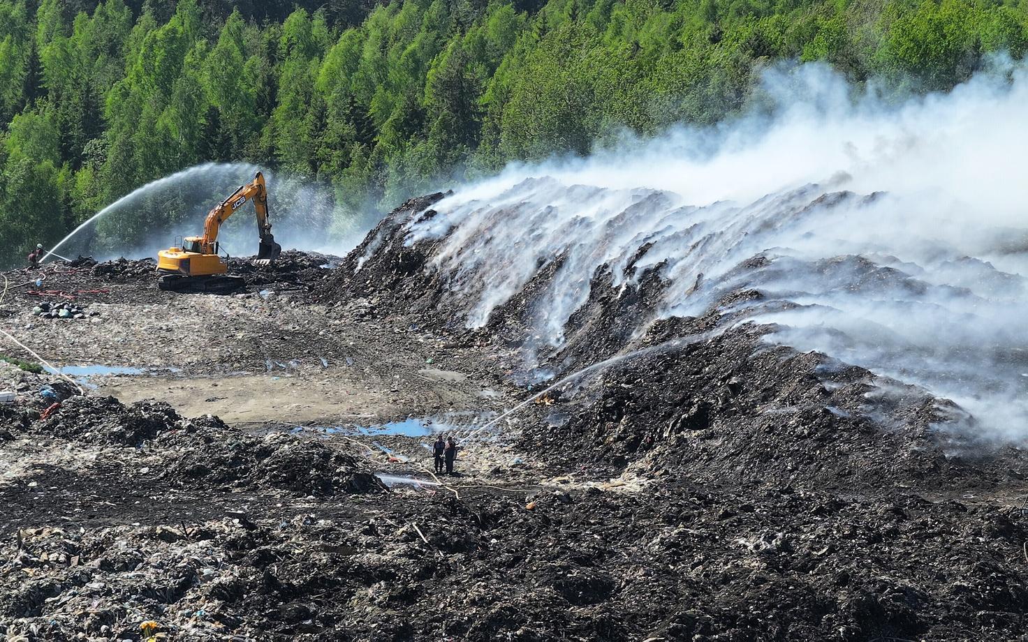 Uikala prügila kustutustööd.