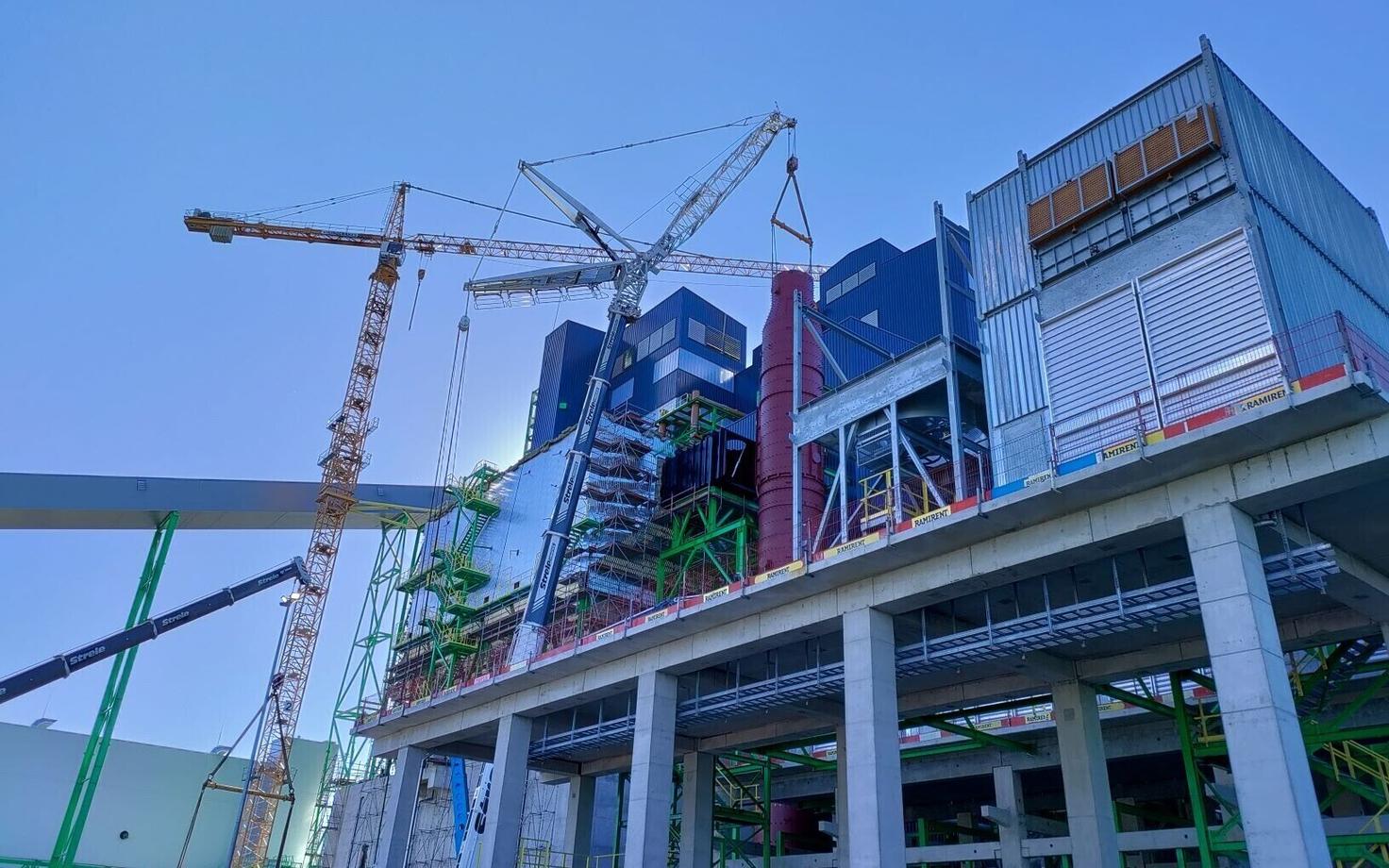 Маслозавод в Аувере во время строительства.