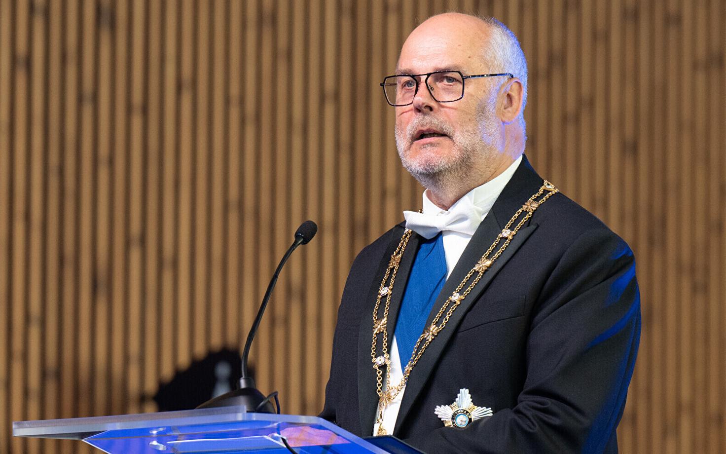 Alar Karis Soome presidendi Alexander Stubbi auks korraldatud riigiõhtusöögil.