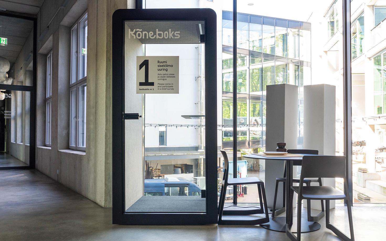 Silenis valmistatud kõnekabiinid said EKA-s nimeks Kõneboks 1 ja Kõneboks 2, mis võimaldas teha nendega omaduste väljaselgitamiseks ka pimekatseid.