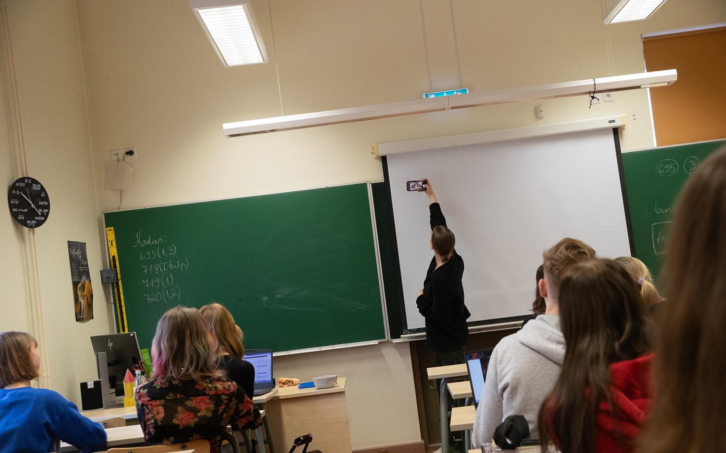 Õpilased klassis. Foto on illustreeriv.