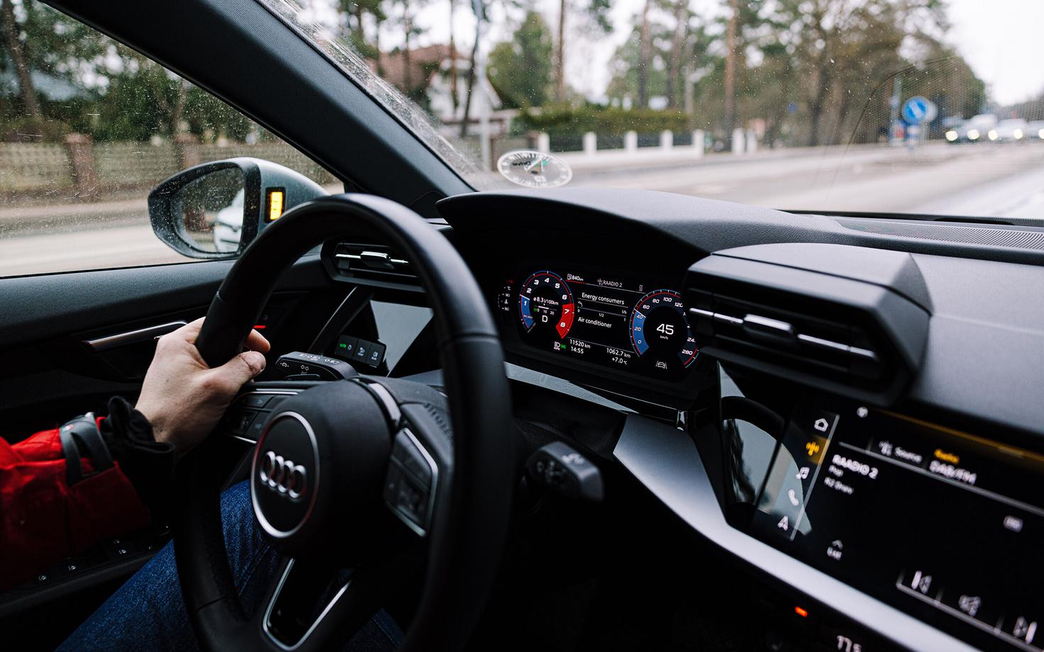 Автомобиль.