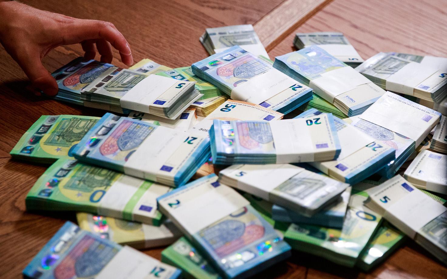 Money (photo is illustrative).