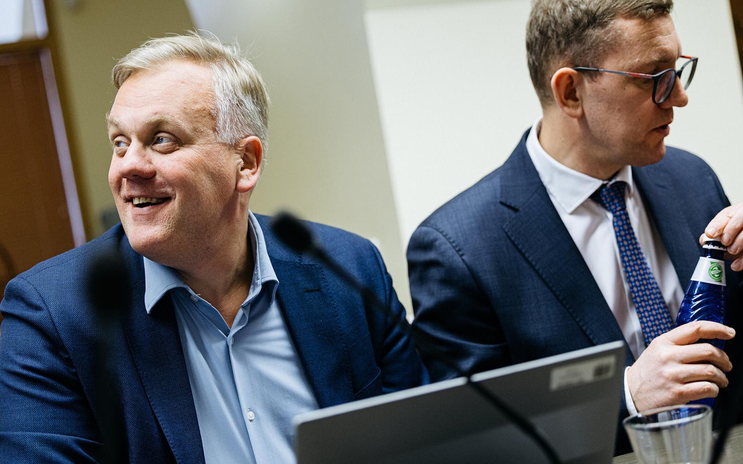 Кейт Каземетс и Кристен Михал.