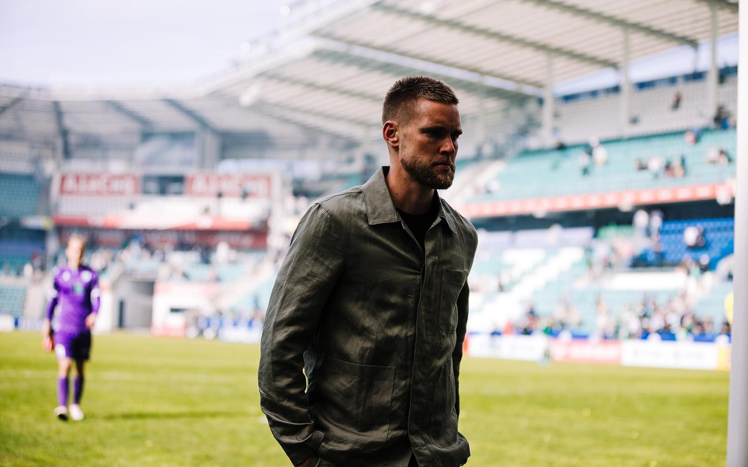 Долгое время Брент Леписту был на матчах