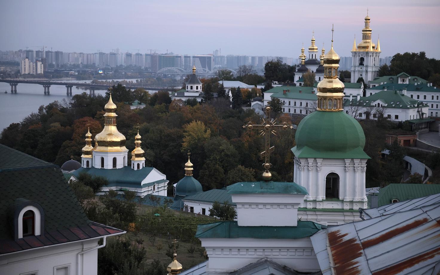 Вид на Киево-Печерскую лавру.