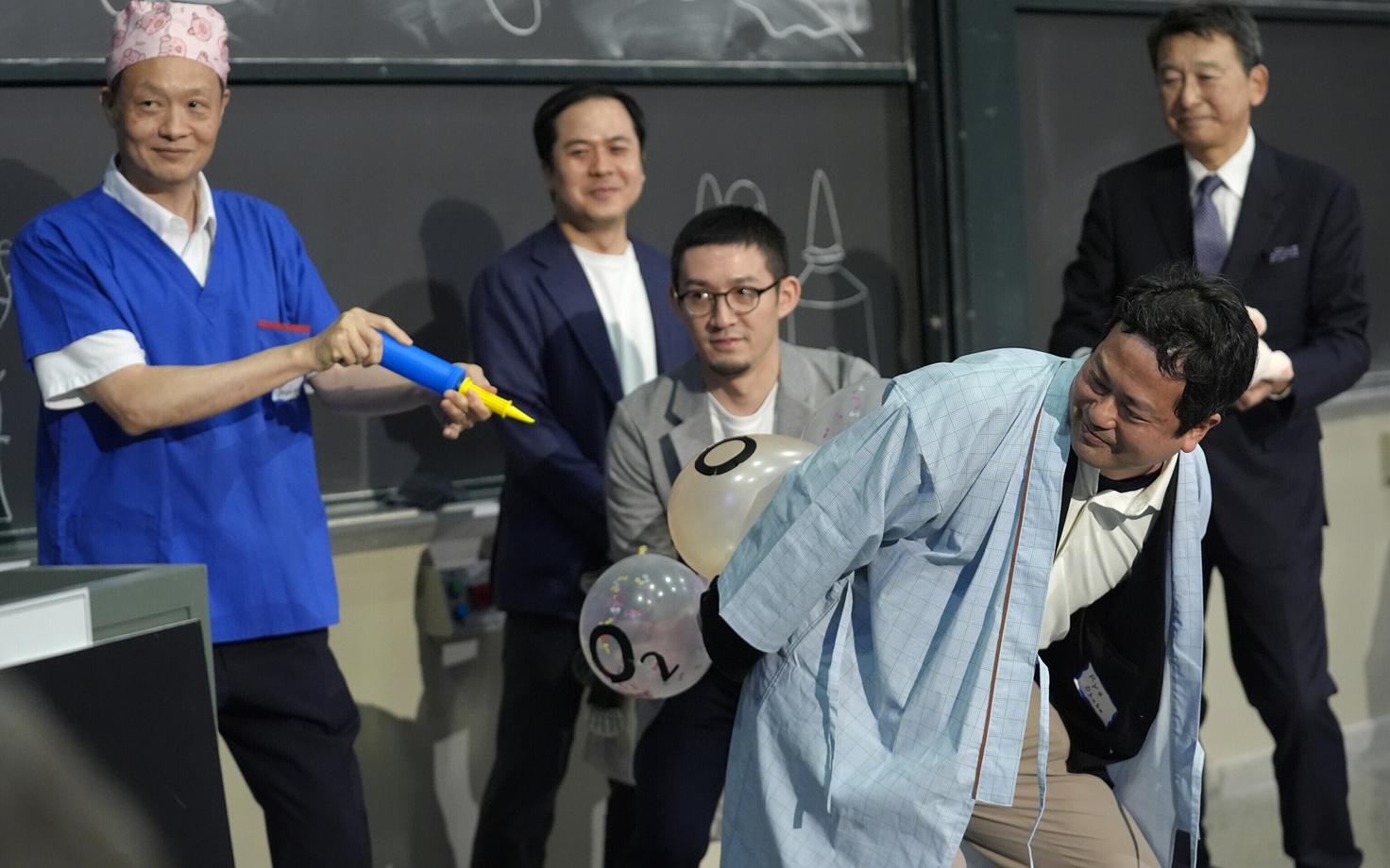 Ig Nobelid kuulutatakse välja sügiseti Harvardi ülikoolis ning neid annavad üle Nobeli auhinna laureaadid.