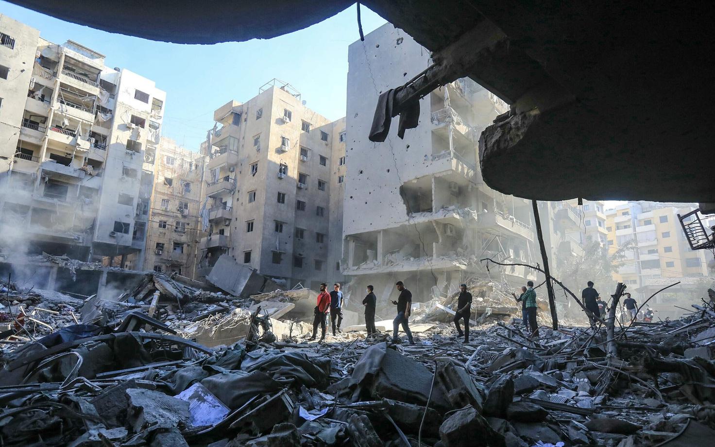 Здания, разрушенные израильскими авиаударами в Бейруте.