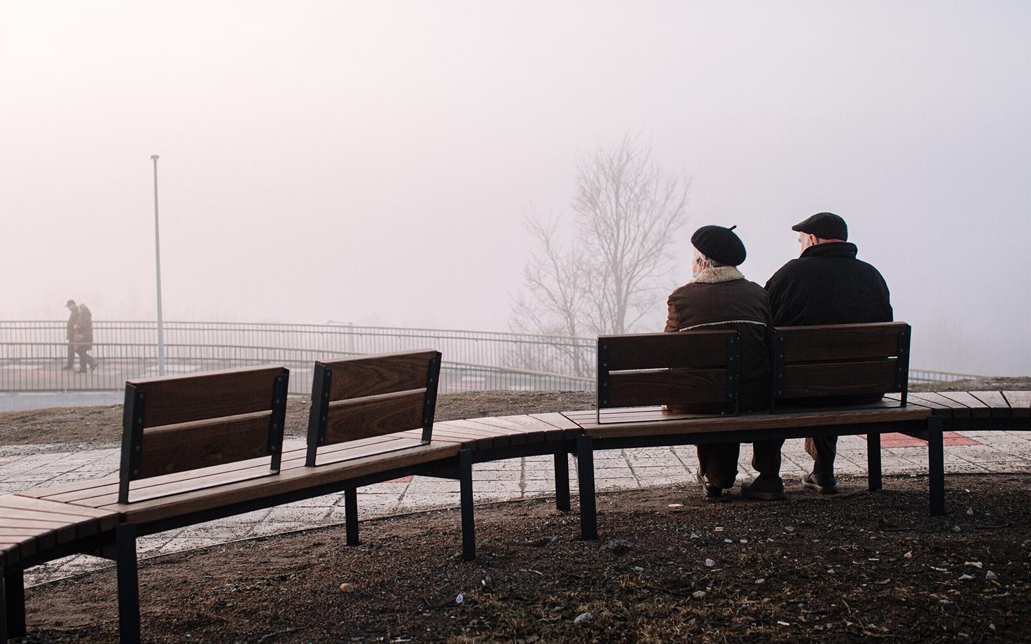 Пенсионеры. Иллюстративная фотография.