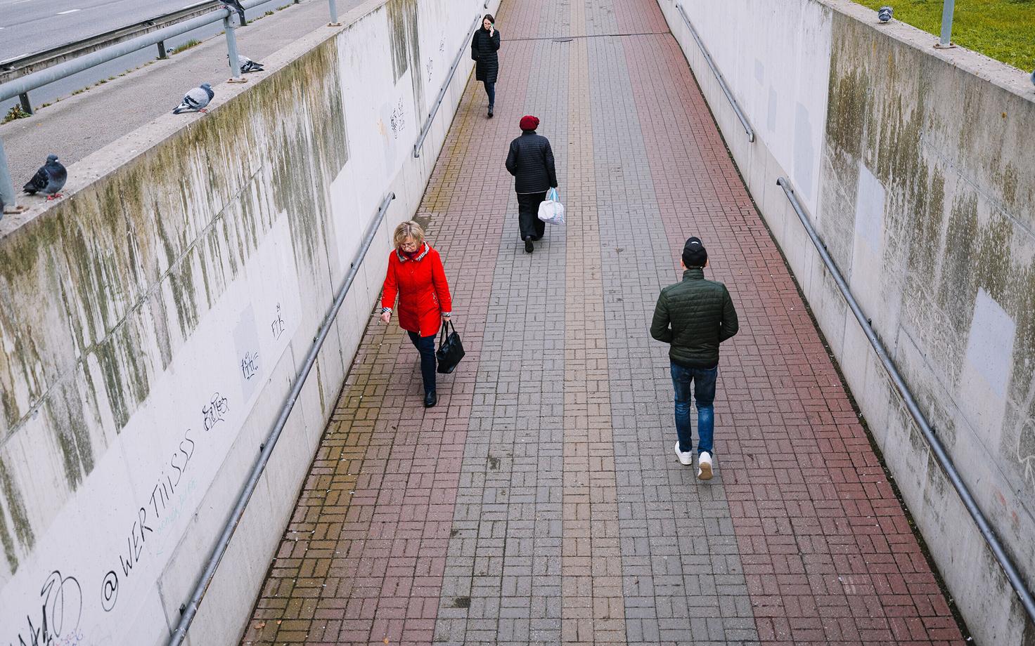 Inimesed Tallinnas Lasnamäel.