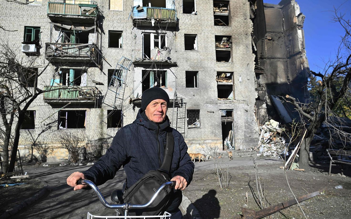 Vene õhurünnakus kahjustada saanud Lõmani linn