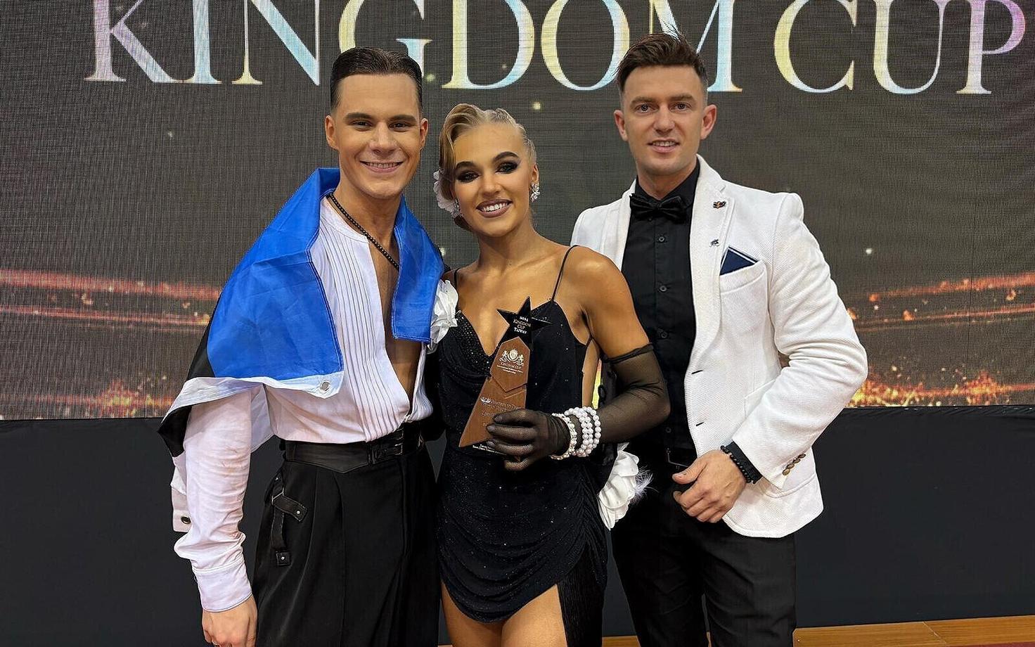 Artti Oskar Maasik, Chrislyn Kullamaa and their dance trainer Jörgen Kapp after taking bronze in Taiwan.