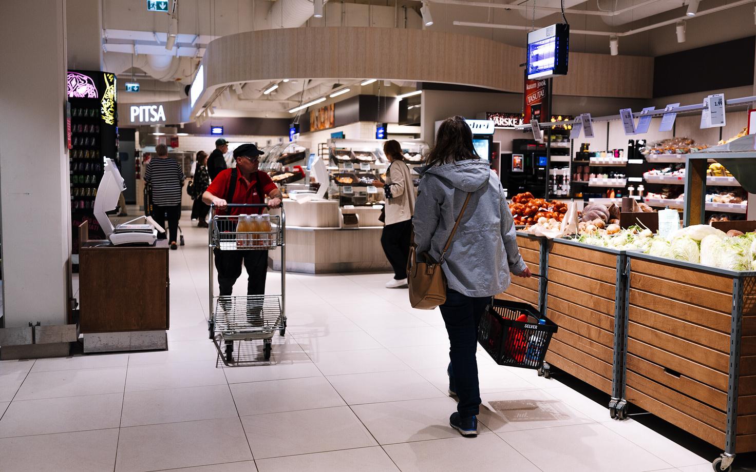 Enim lahkus ametist hulgi- ja jaekaubanduse töötajaid