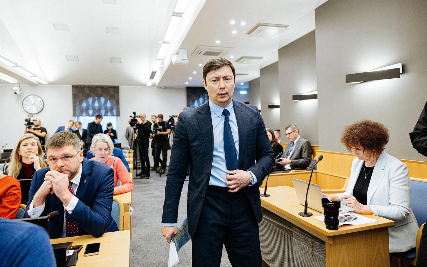 Keskerakonna esimees Mihhail Kõlvart Tallinna linnavolikogus.