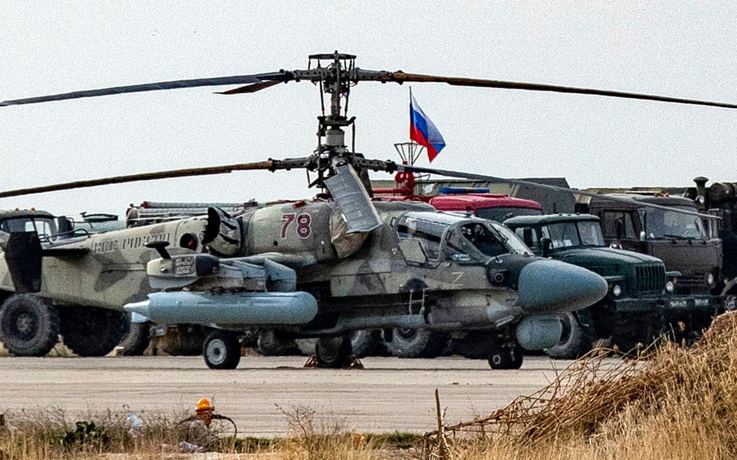 Süürias asuv Venemaa ründekopter Ka-52 ja muu sõjatehnika