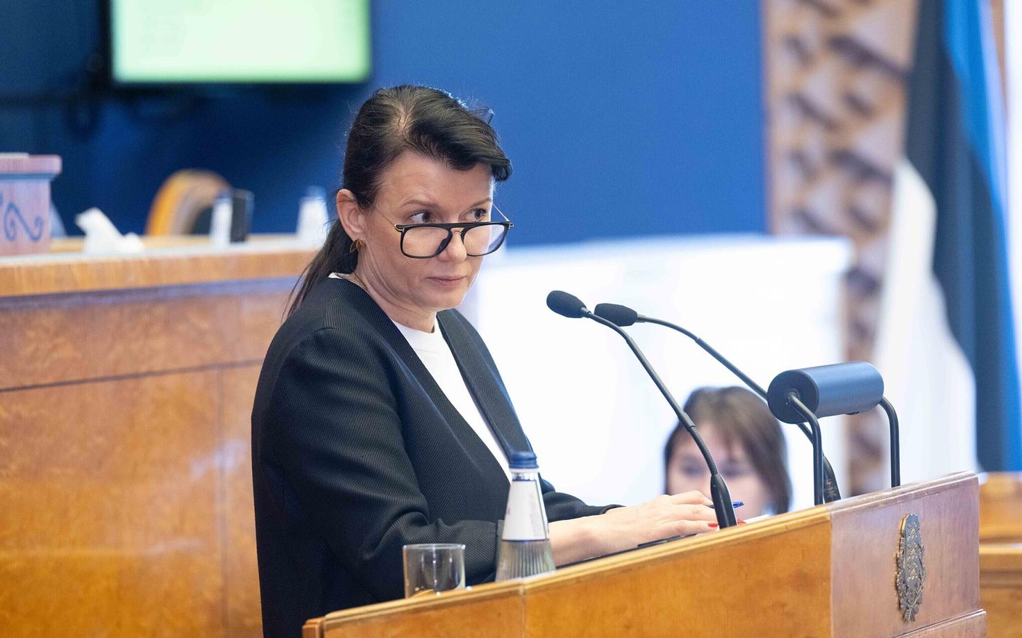 Министр культуры Хейди Пурга в Рийгикогу.