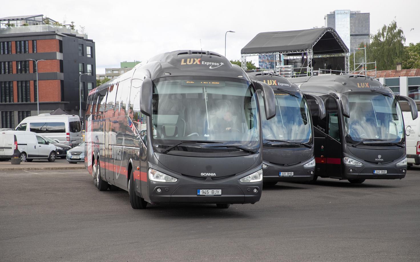 Автобусы Lux Express.