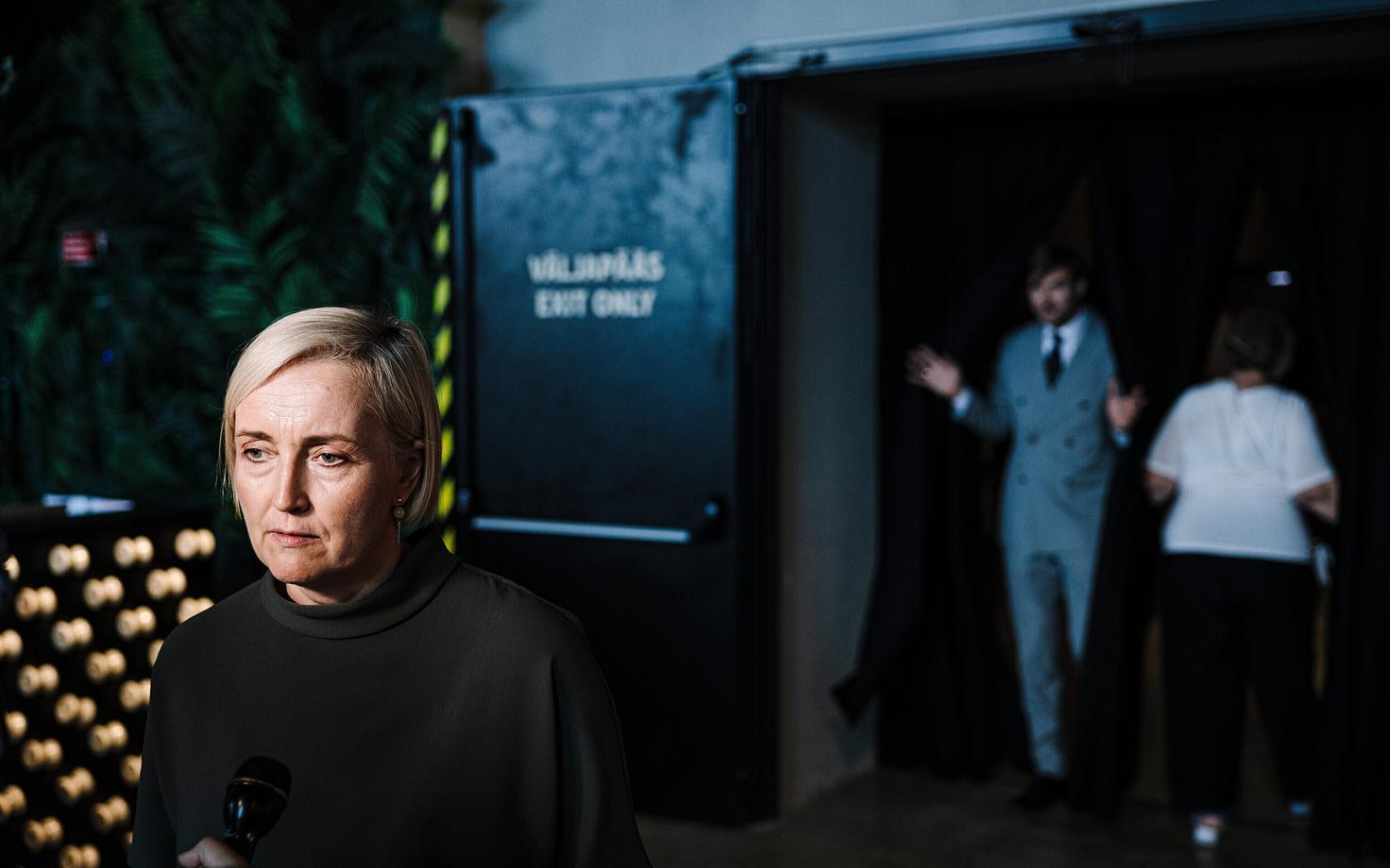 Eesti 200 värske juht Kristina Kallas pärast Eesti 200 üldkogu esimest tõsist intervjuud andmas.