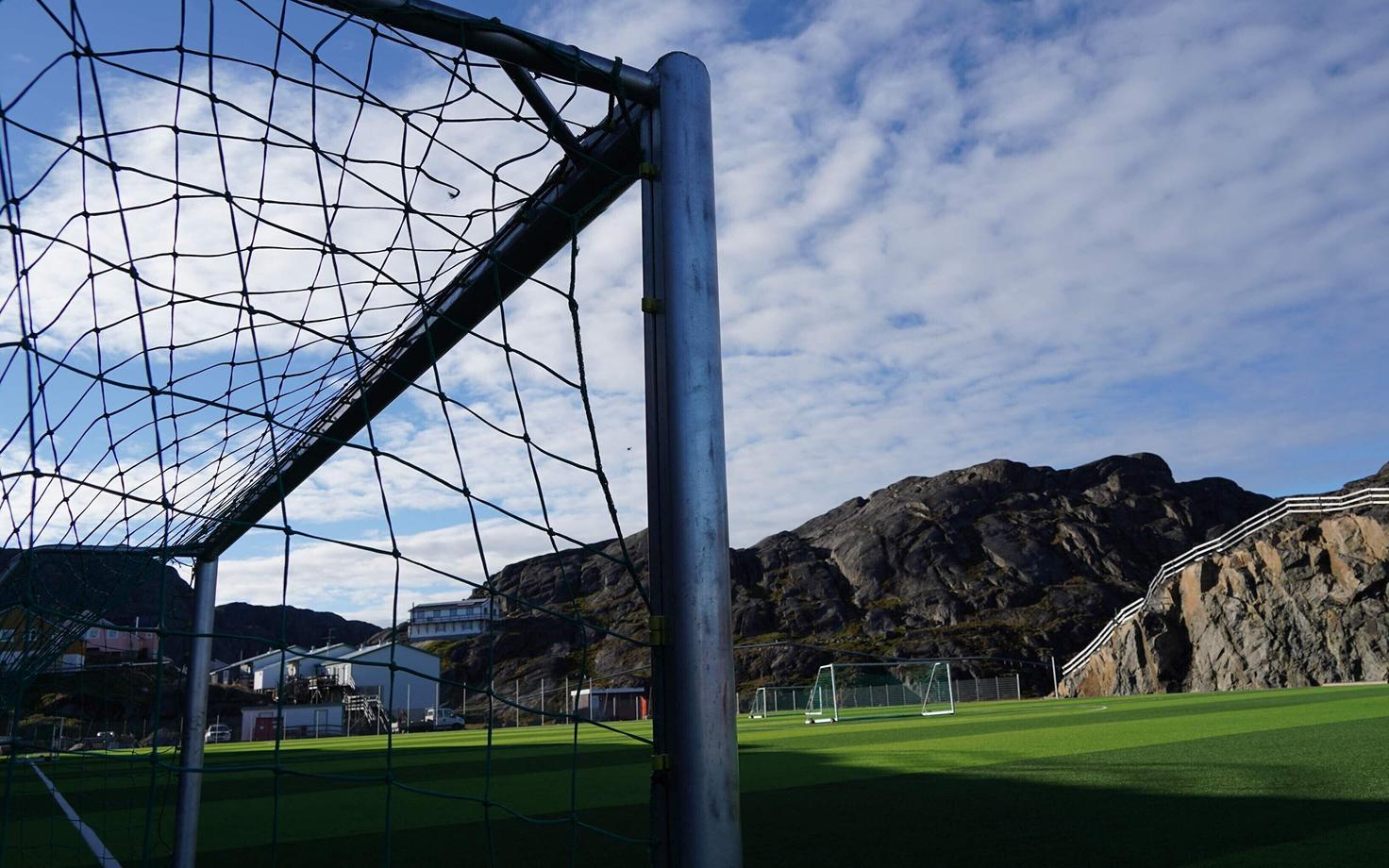 Футбольный стадион в Гренландии.