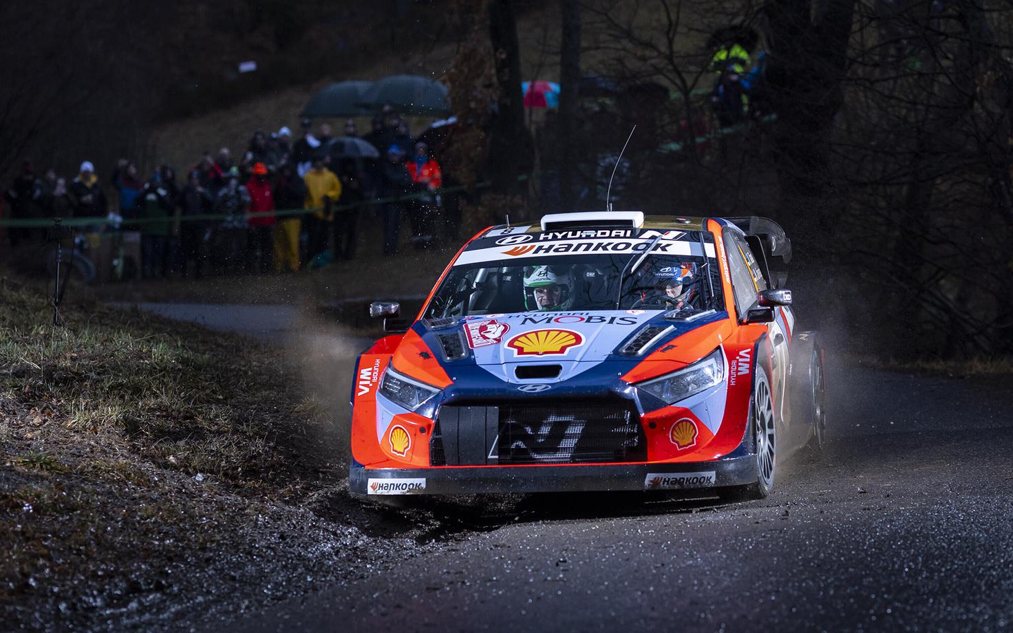 Ott Tänak and Martin Järveoja in the Hyundai i20 in Monte Carlo.