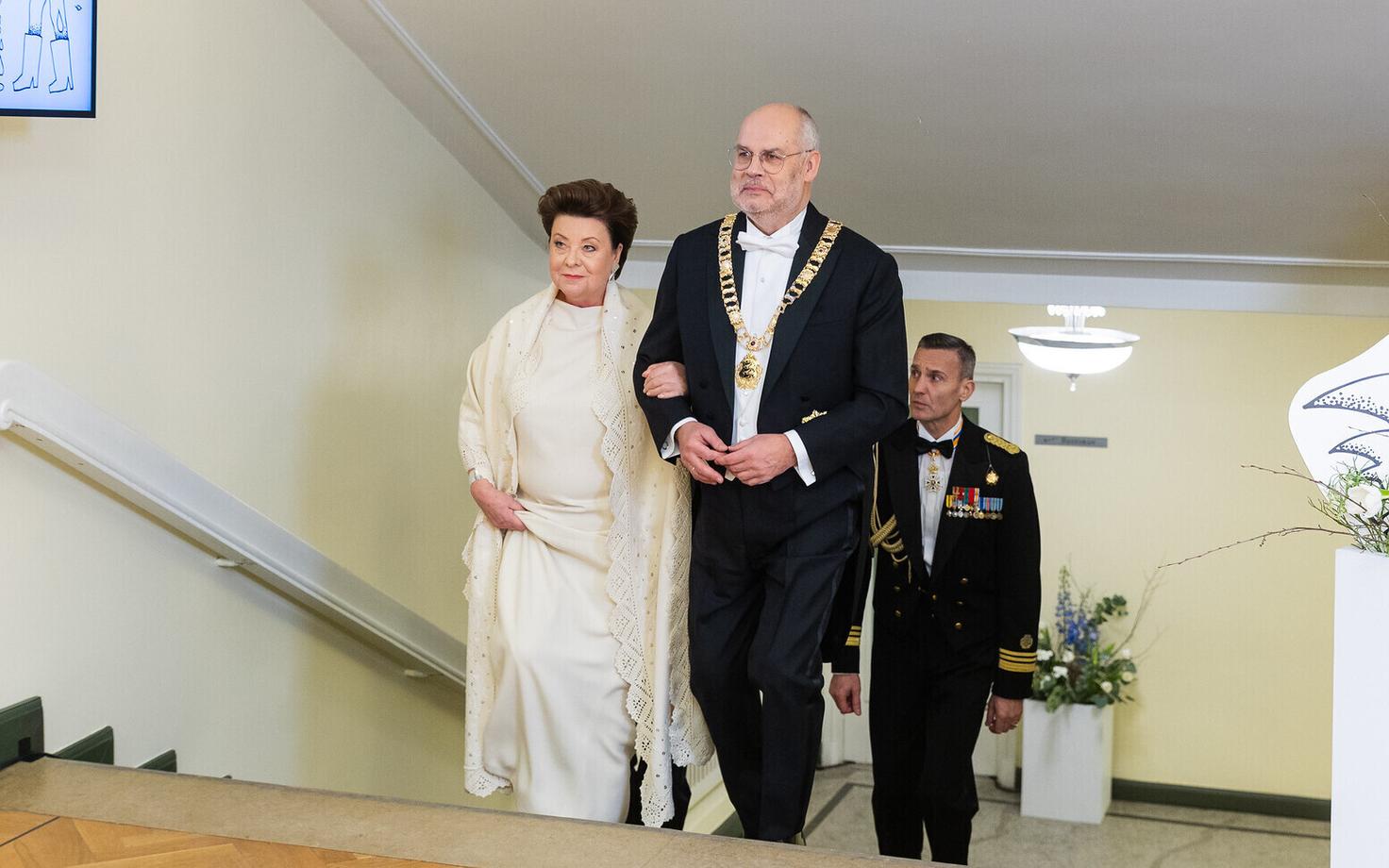 President Alar Karis ja proua Sirje Karis vabariigi aastapäeval 2025