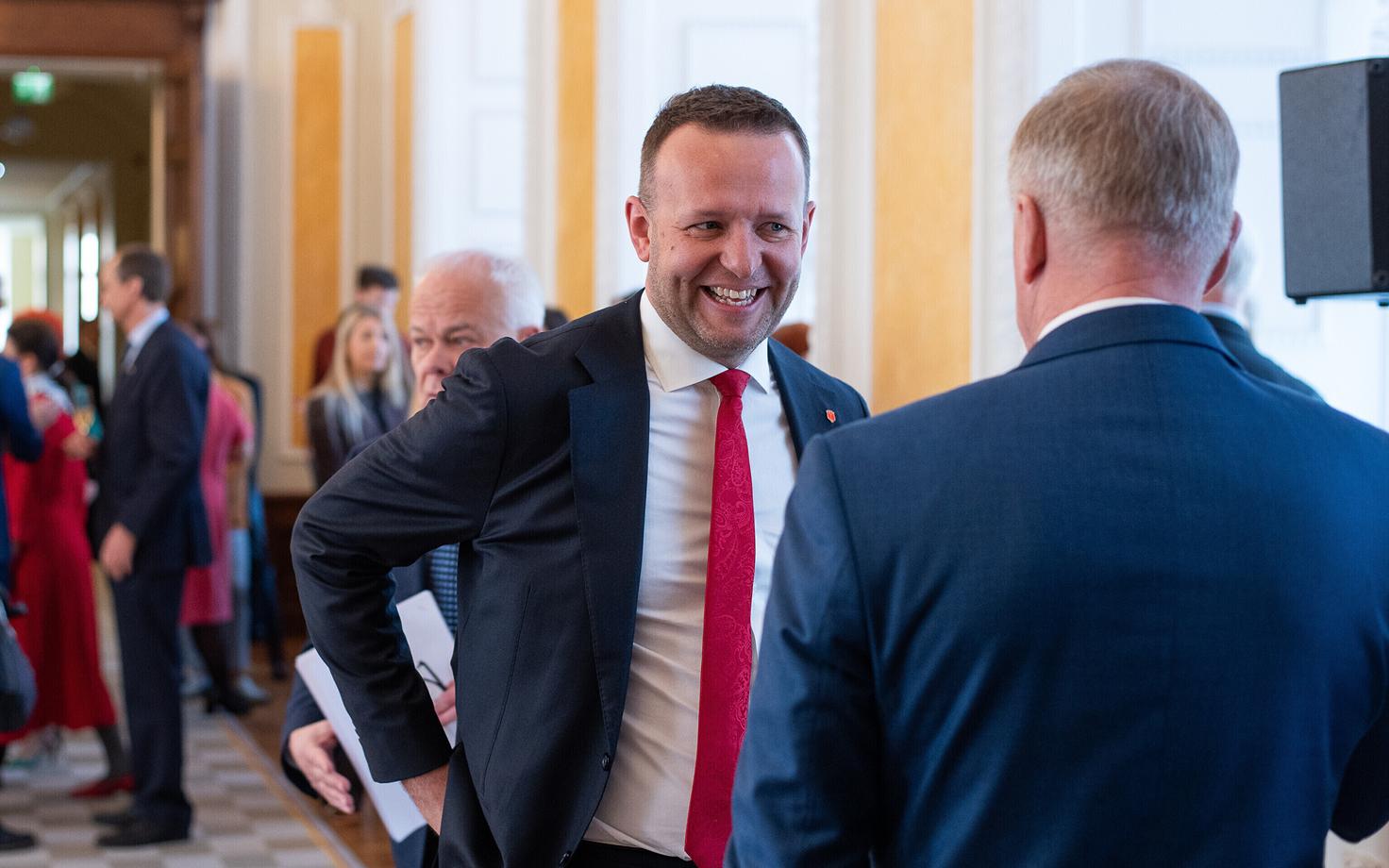 Koalitsioonileppe allkirjastamine