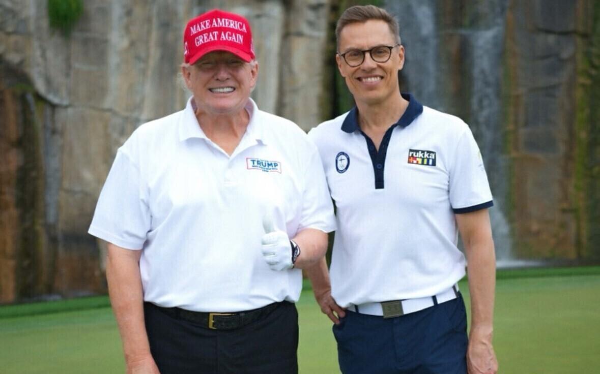 USA president Donald Trump ja Soome president Alexander Stubb golfirajal.