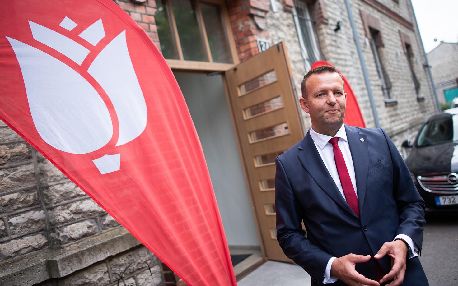 Председатель Социал-демократической партии Лаури Ляэнеметс пожертвовал партии 1500 евро.