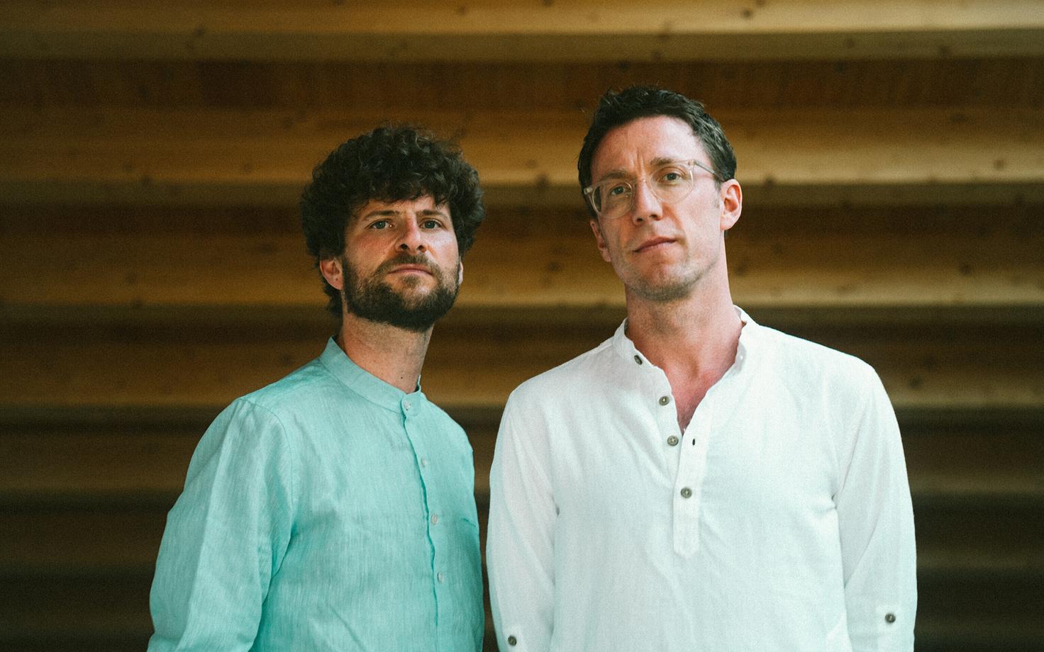 Michael League (vasakul) ja Bill Laurance