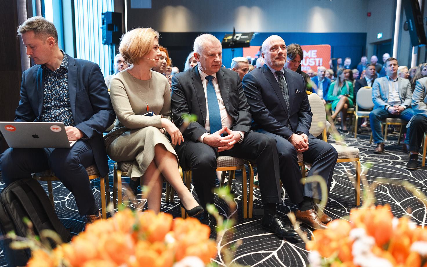 Собрание партии