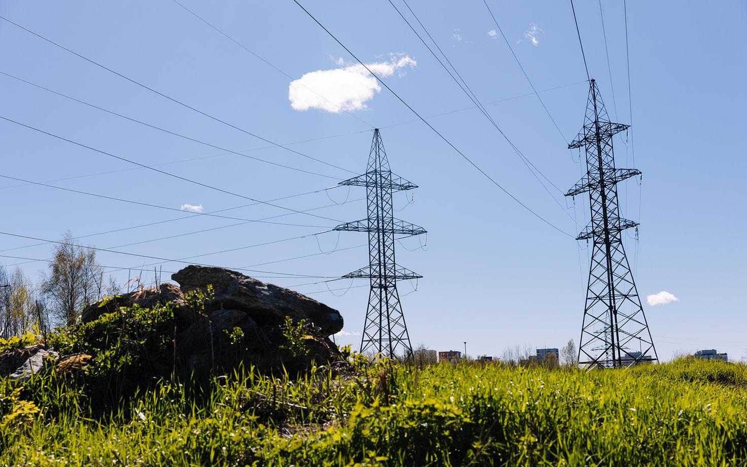 Линии электропередачи. Иллюстративная фотография.