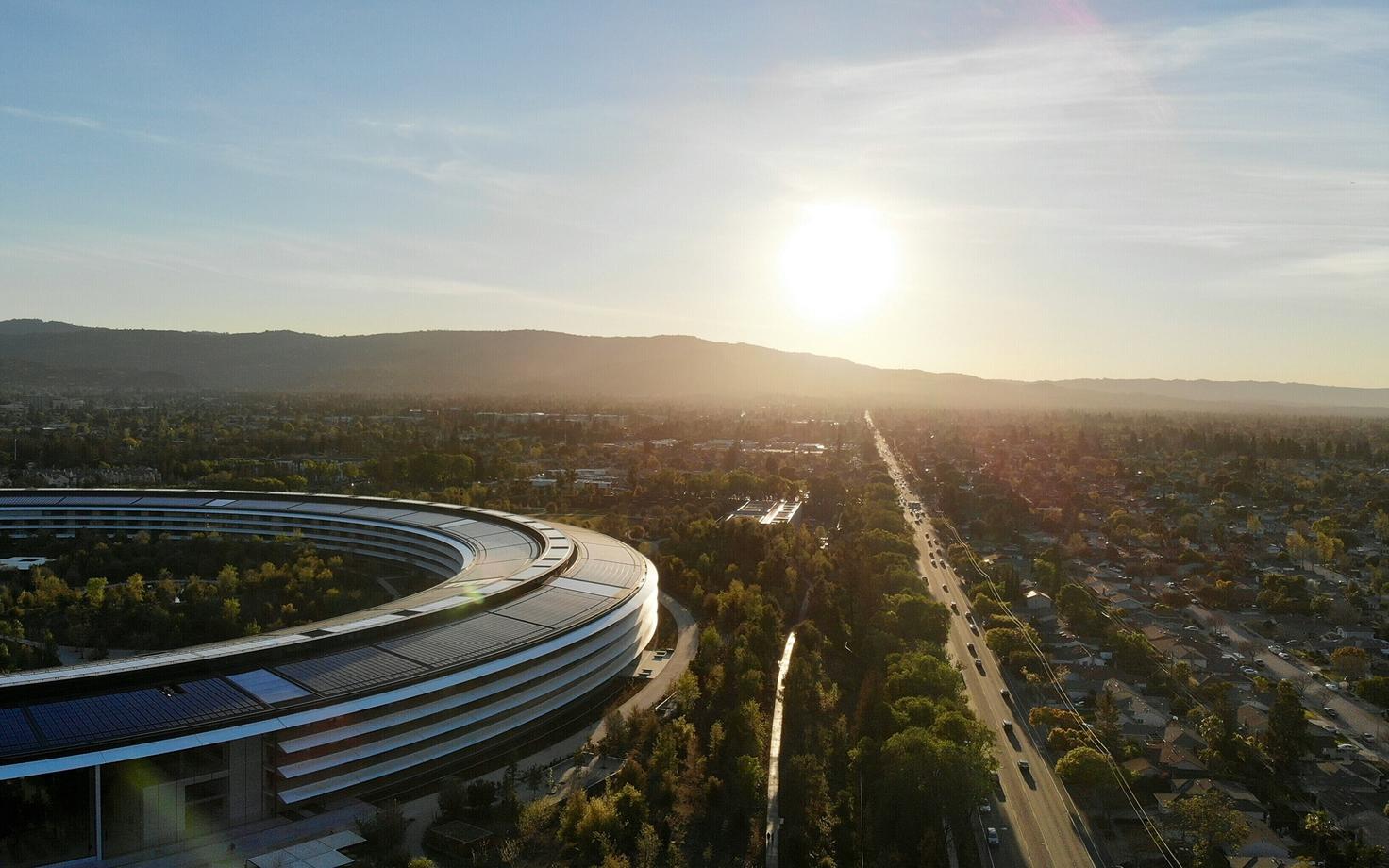 Apple'i peakontor Räniorus.