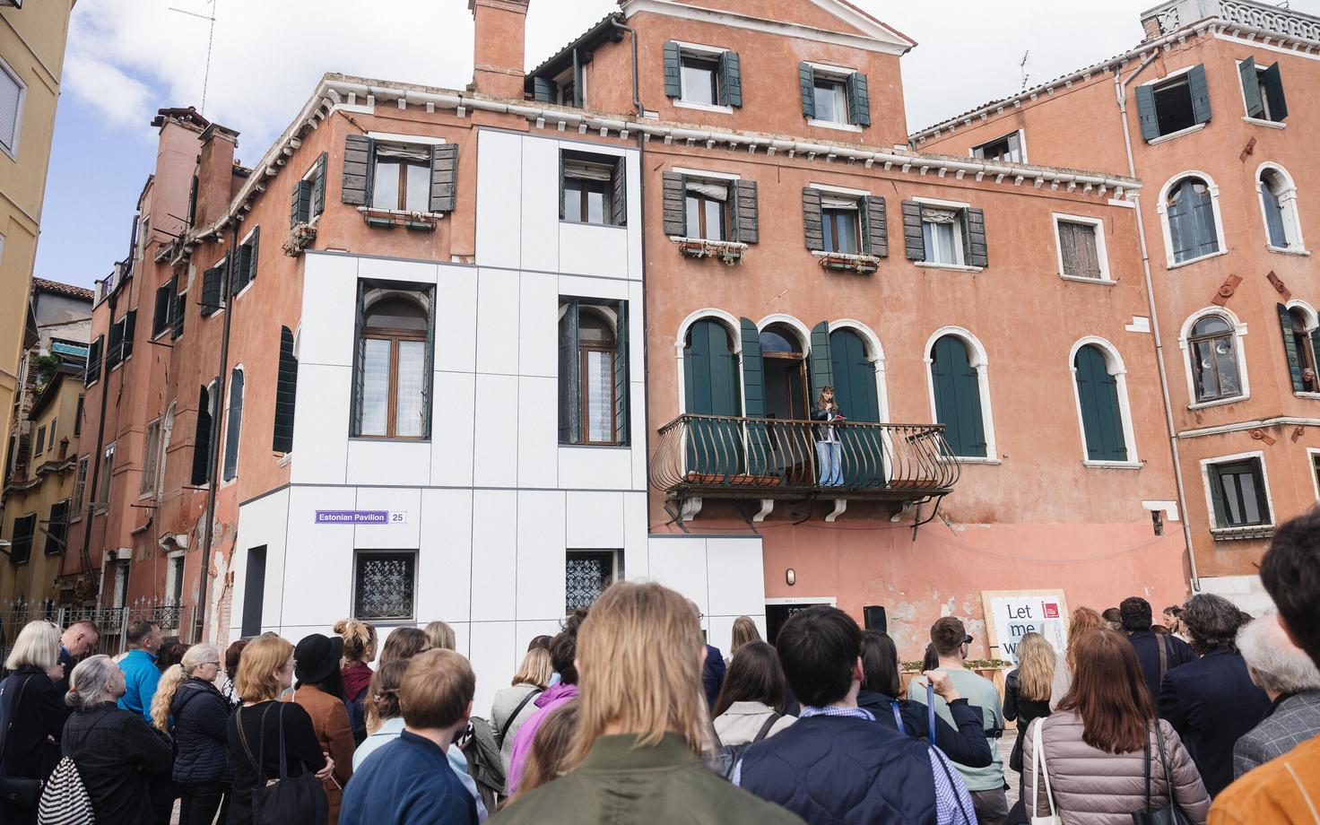 Veneetsia arhitektuuribiennaalil avati Eesti näitus „Las ma soojendan sind”